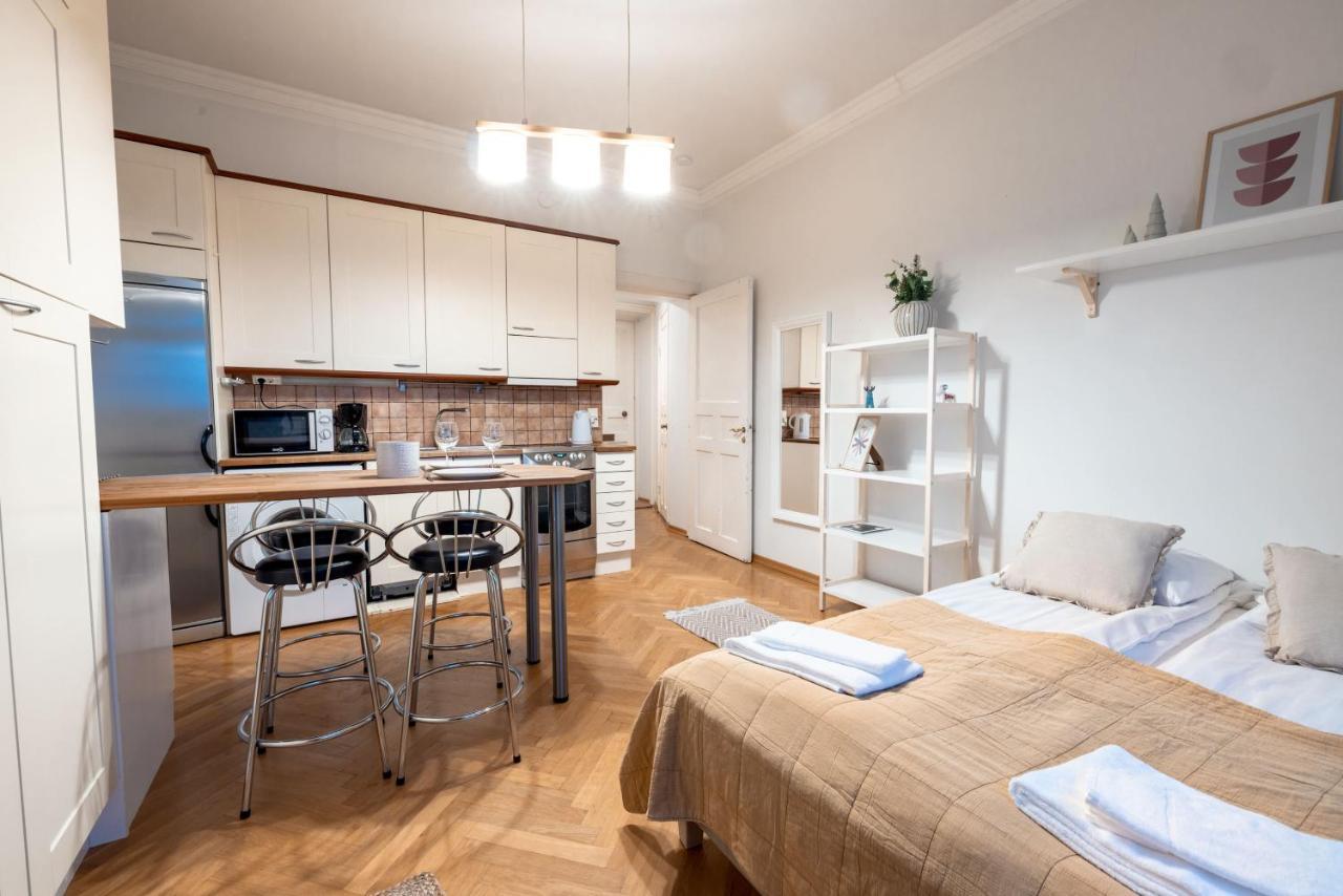 2Ndhomes Cozy & Compact Top Floor Studio In Erottaja Helsínquia Exterior foto